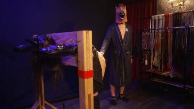 极致拘束调教小母狗.